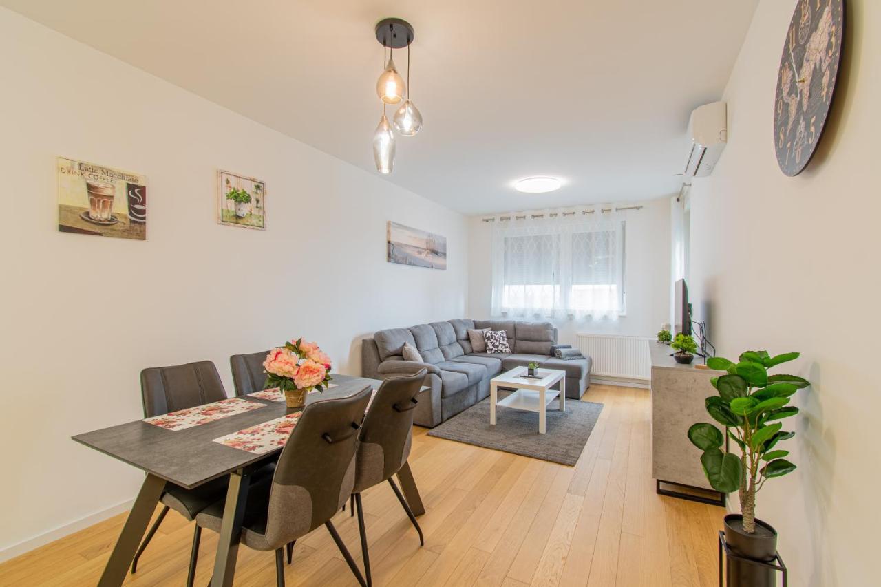 Flexible Selfcheckins 42 - Zagreb - Luxury - Garage Parking - Loggia - Brand New Apartment Exterior foto