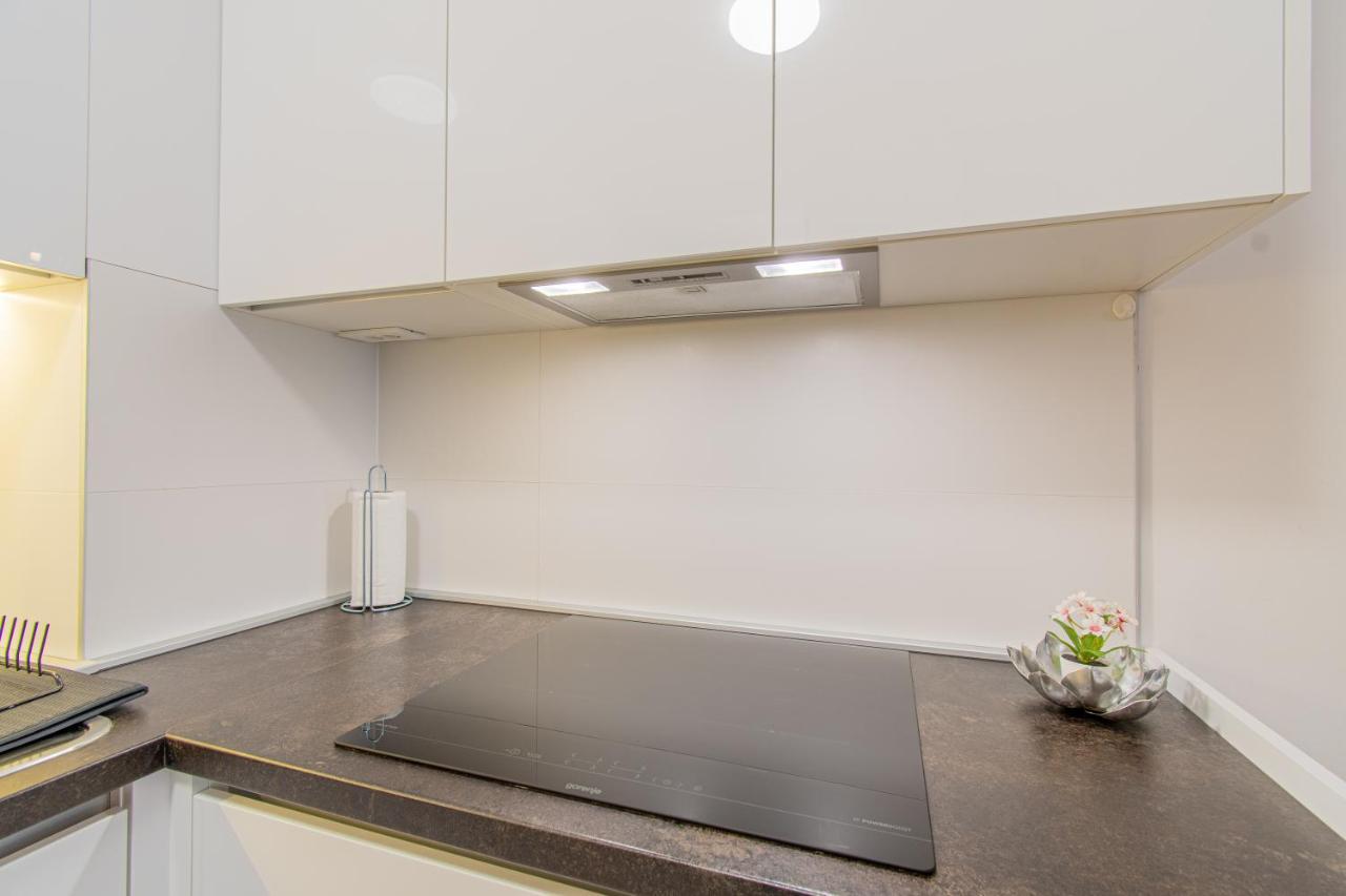 Flexible Selfcheckins 42 - Zagreb - Luxury - Garage Parking - Loggia - Brand New Apartment Exterior foto